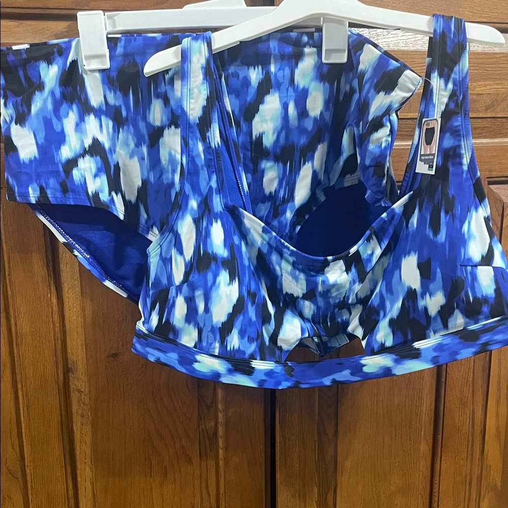 Plus size 2 pc swimsuit Sz. 2X 20/22 Pretty Blue New w tags